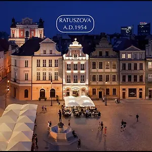 Ratuszova Stary Rynek Old Market Square Premium & Restaurant Ad 1954 דירה פוזנן